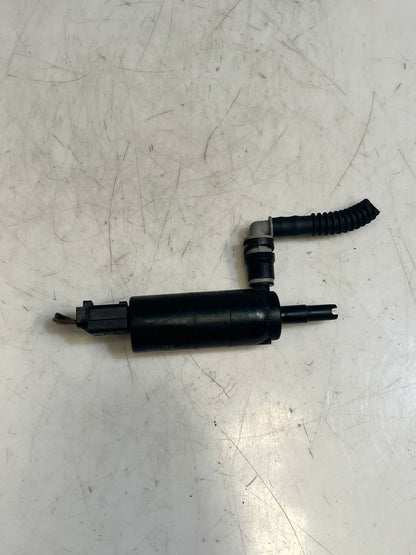 BMW F20 F30 F35 F10 F07 F01 F02 F25 E70 E71 E89 Headlight Washer Pump 7217792