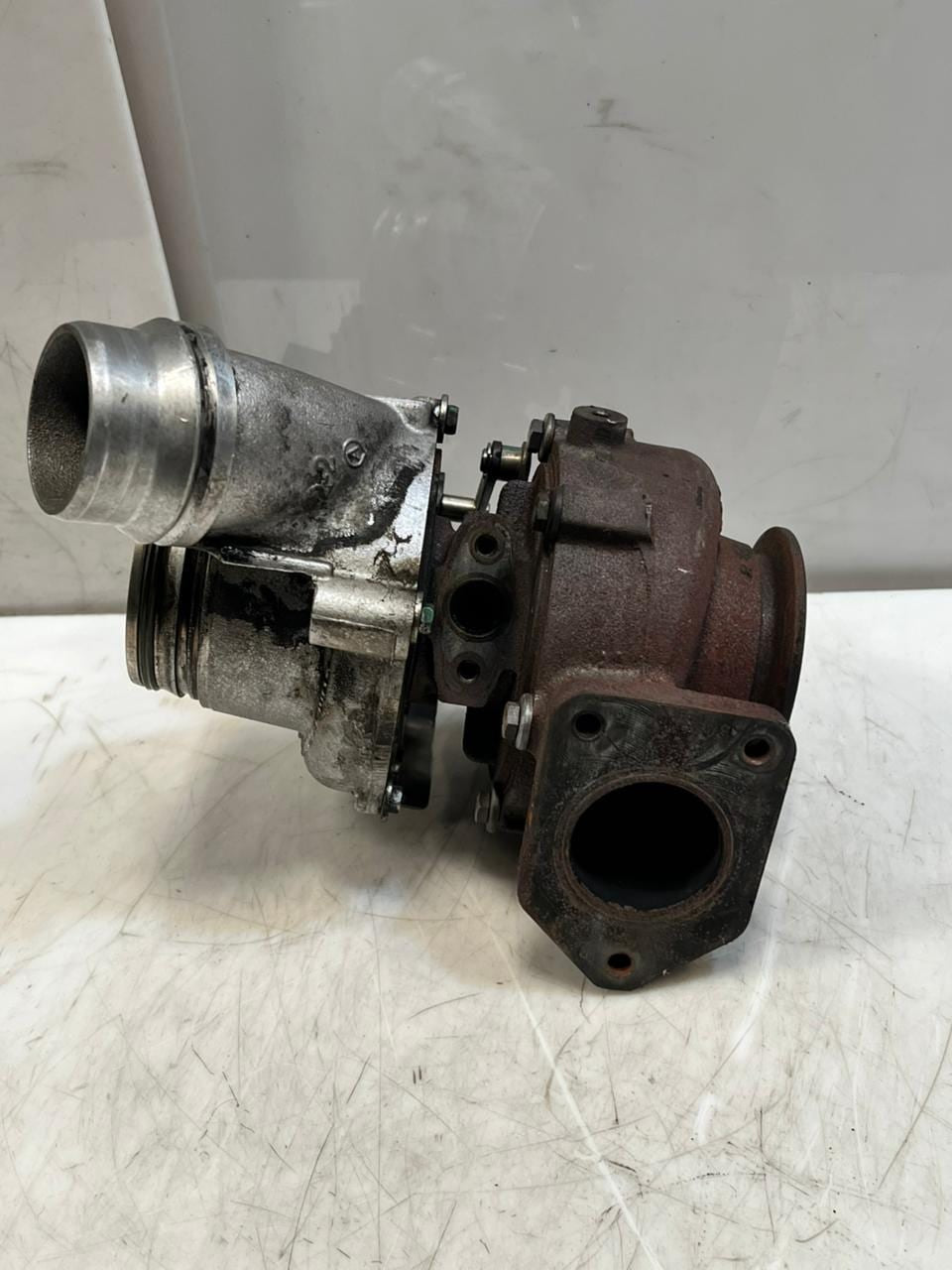 2010-2015 BMW X1 Turbocharger 8573107 116d 118d 318d X1 and Mini Cooper 2.0