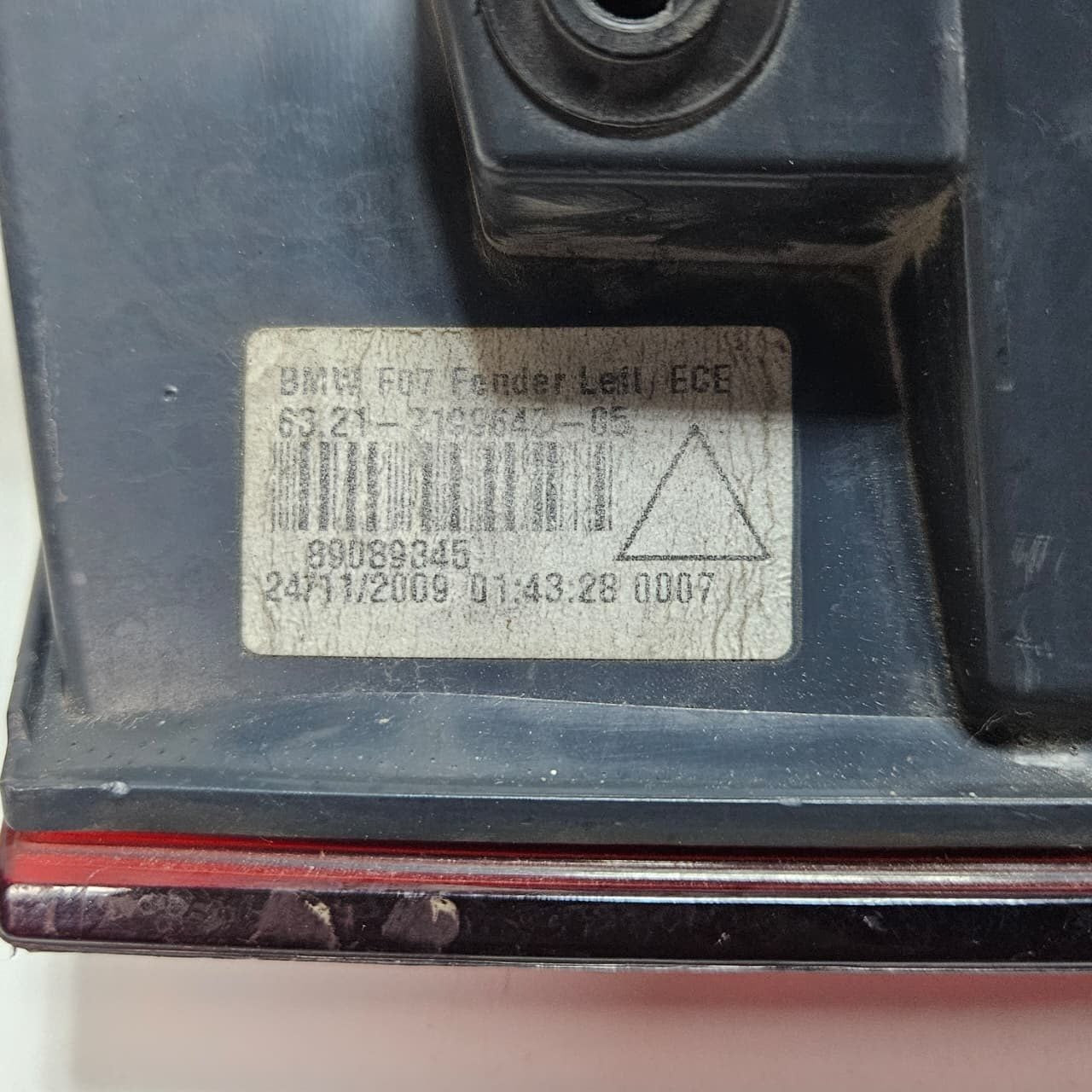 OEM BMW 5 GT F07 Fender right Tail Light 7199642