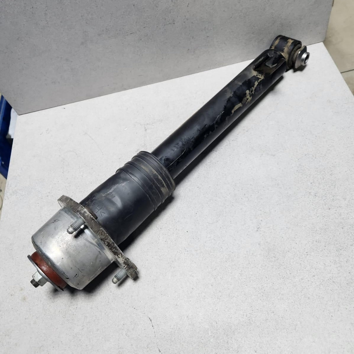 2007-2013 BMW X5 Rear Right Shock Absorber 6781928 E70 X5
