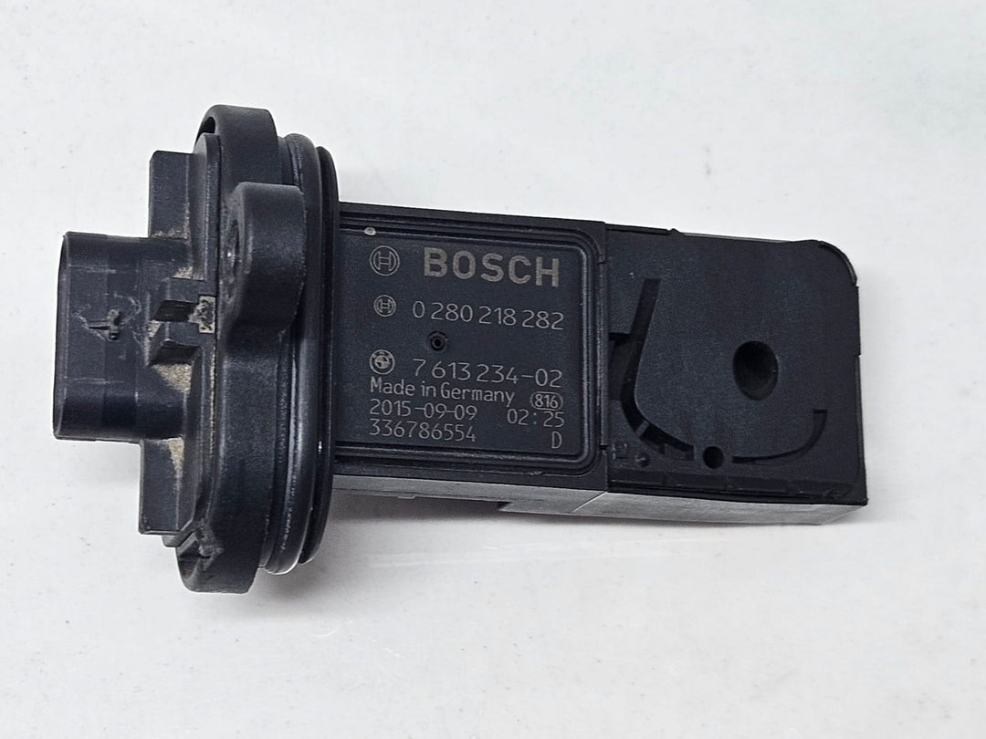 2013-2017 BMW 750i 7 Series F01 F02 F03 F04 Mass Air Flow Sensor 7613234 OEM