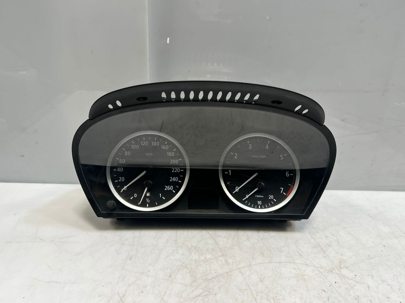 2004 BMW 530i 5 Series E60 E61 Instrument Cluster SPEEDOMETER  6944118 OEM