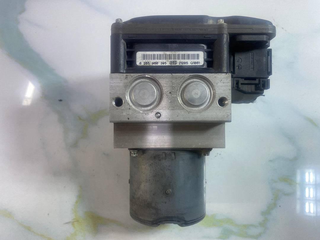 2007-2014 BMW X5 ABS DSC Hydraulic Pump Control Module 6854702