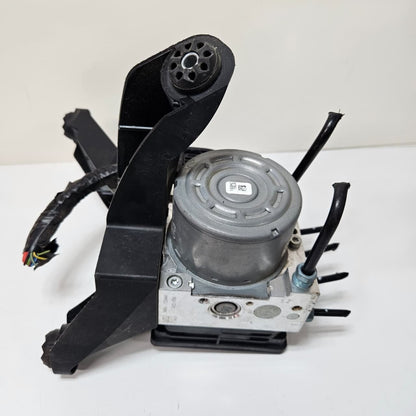 2014-2017 BMW i3 X1 F48 ABS Anti-Lock Brake Pump Control Module 6877112