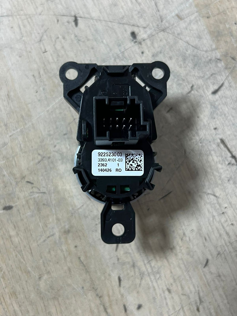 2012-2017 BMW F10 N20 520i Engine Control Unit SET DME+ CAS4 CG + 2KEYs 8606306