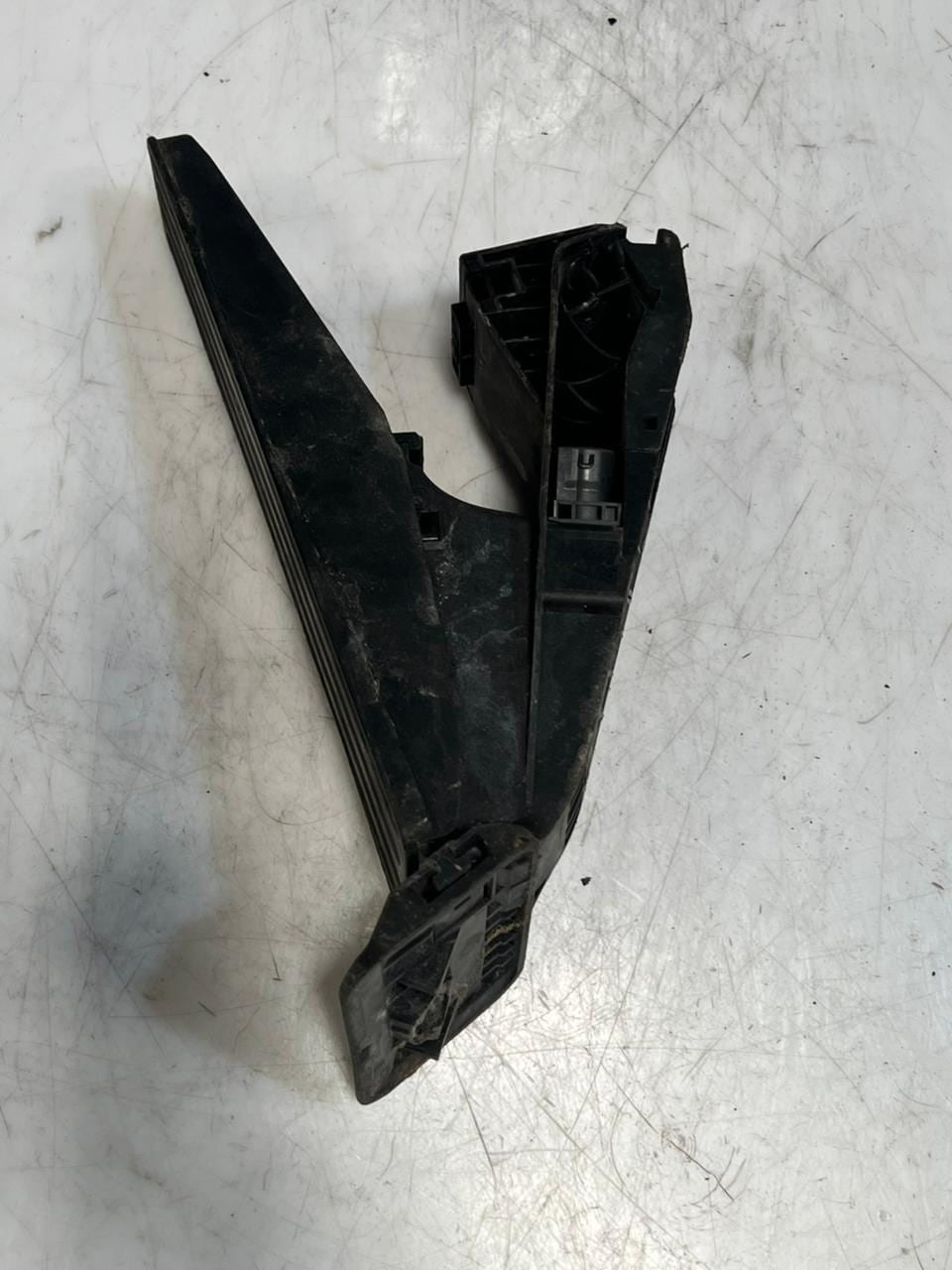 2011 BMW 328i E90 E60 F07 F25 E70 X5 GAS/ Accelerator Pedal MODULE 6852644 OEM