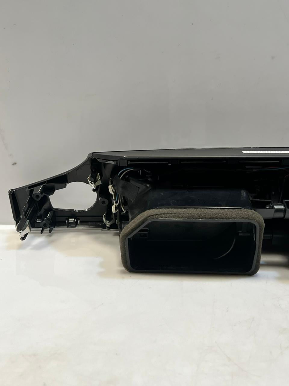2016 BMW X3 F25 and X4 F26 Center Console Air GRILLE Vent 9303407 OEM