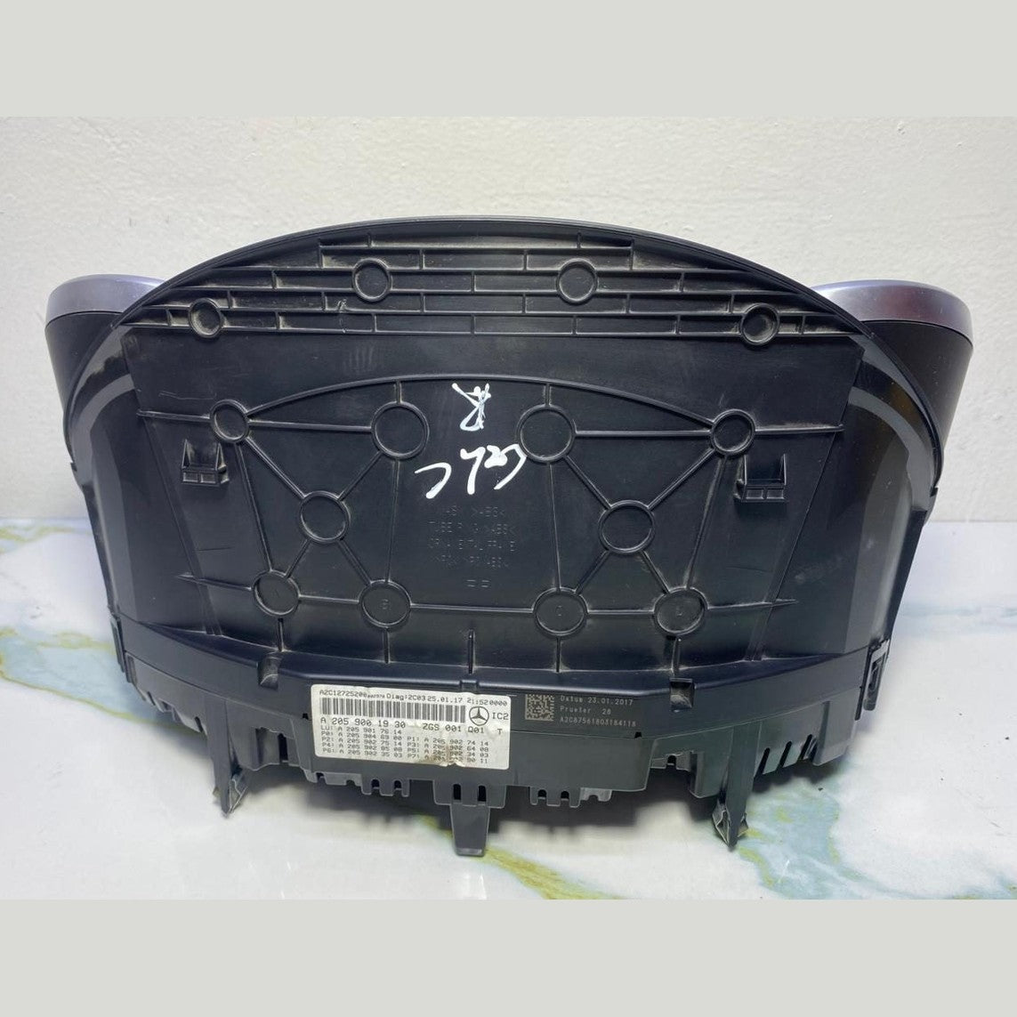 Benz Instrument Cluster A2059001930