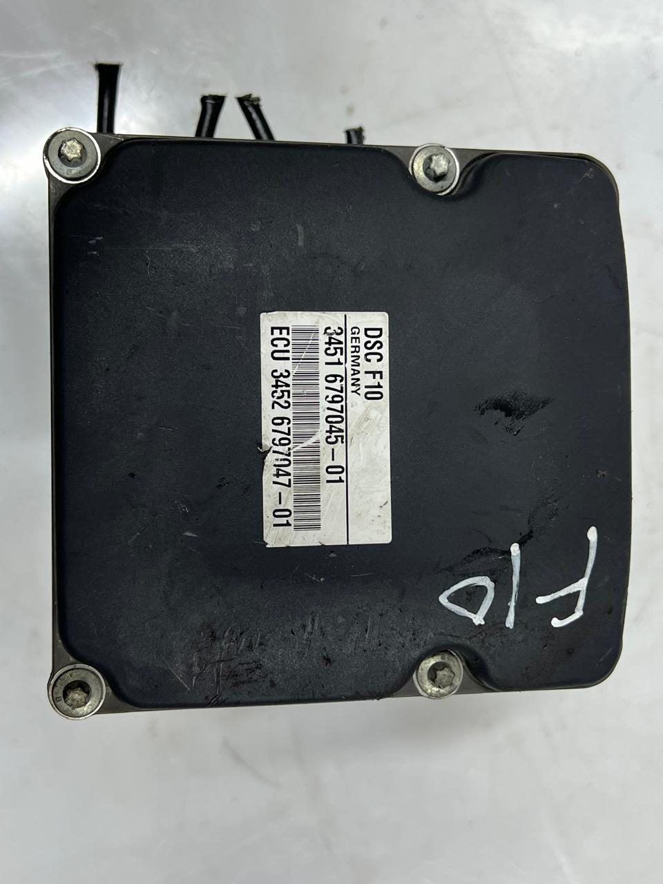 11-16 BMW F10 5' 528i, 535i 550i ABS Anti-Lock Brake Pump Control Module 6797045
