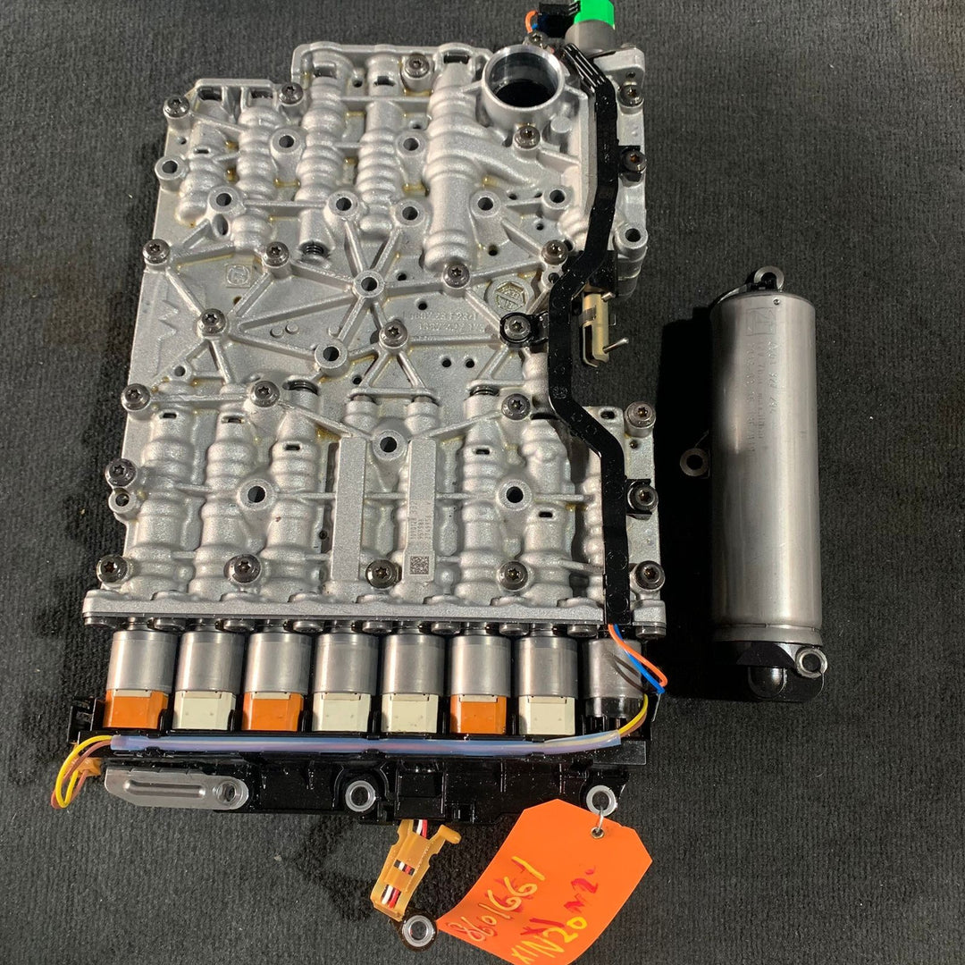 BMW E84 X1 N20 2014 2.8  8hp45 AUTOMATIC TRANSMISSION VALVE BODY P/N 8601661