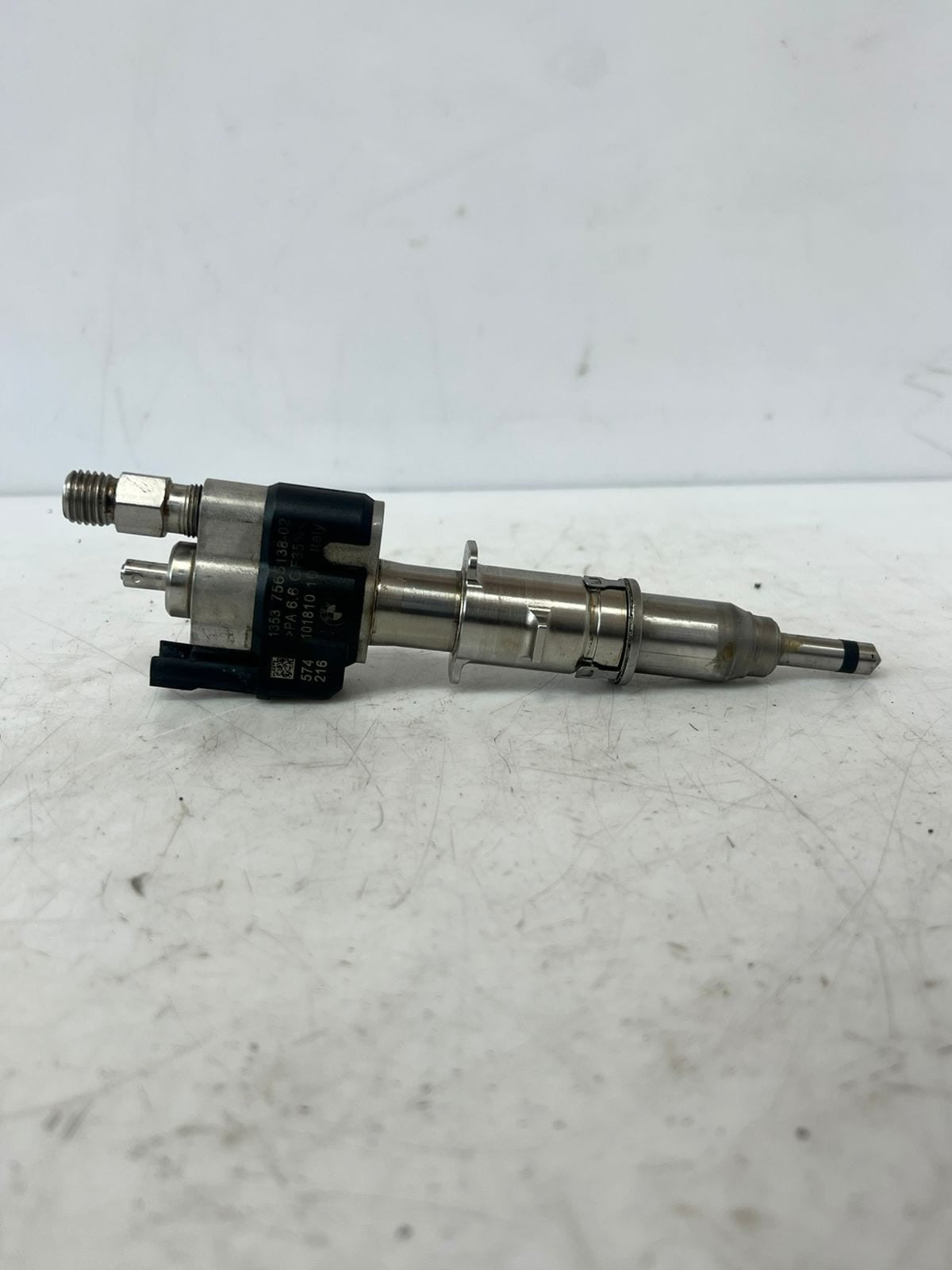 BMW 3, 5, 6, and 7-Series Direct Fuel Injector 7565138 - 02 OEM
