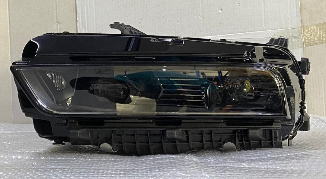 OEM BMW G70 7 SERIES Headlight LED Left Side Brand New ECE LHD 4A276F3 No module