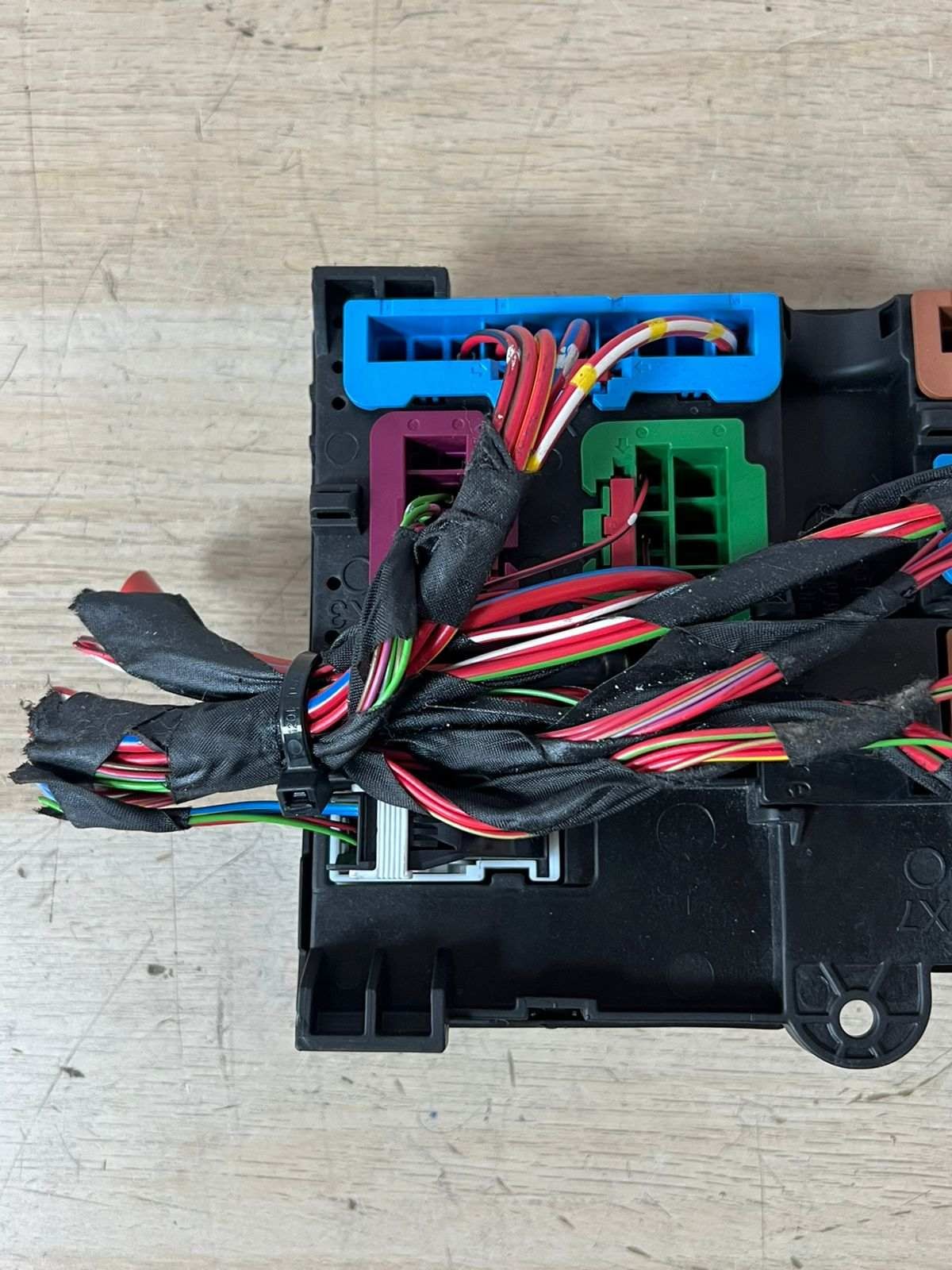 2015-2024 BMW 740i Power Distribution Box Rear 9377503 7 Series G11 G12 740i 750