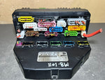 Bild in die Galerieansicht laden, 10-16 Mercedes-Benz W212 W204 Front SAM Module Relay Fuse Box A212 9003614 OEM