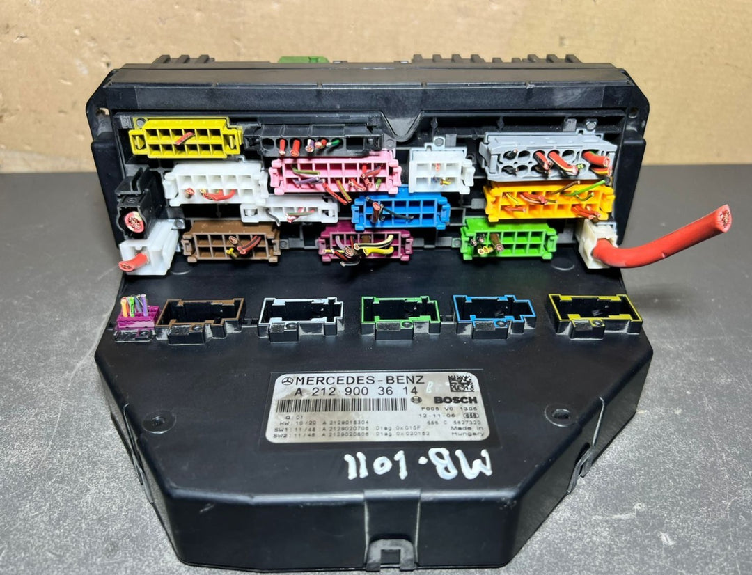 10-16 Mercedes-Benz W212 W204 Front SAM Module Relay Fuse Box A212 9003614 OEM