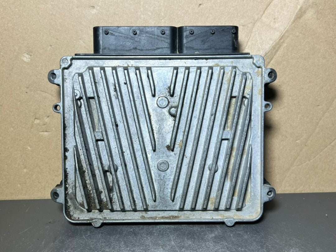10-14 Mercedes W212 E-Class Engine Control Module Unit ECM ECU A272 9004700 OEM