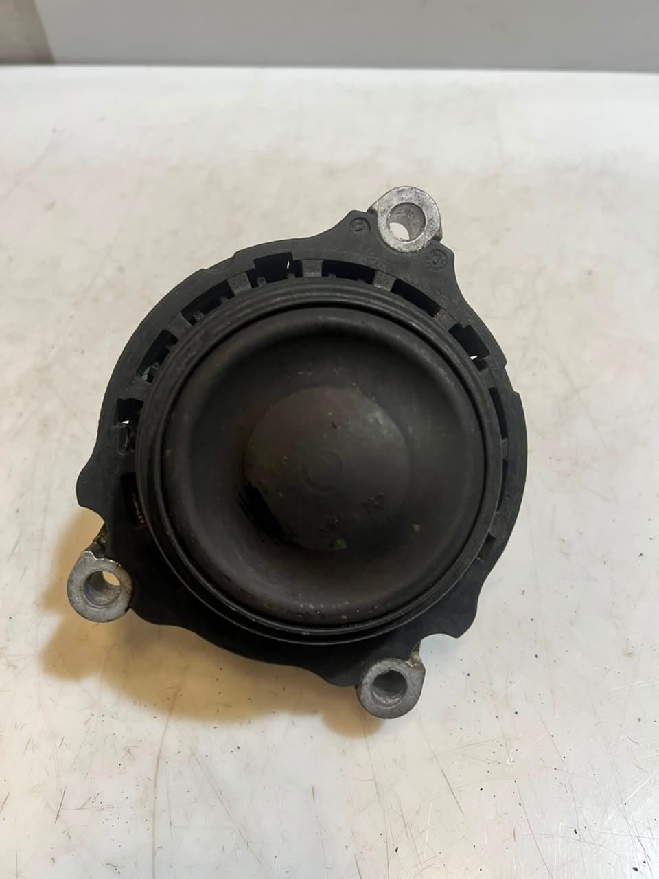 2013-2016 BMW X3 F25 X4 F26 2.0L Engine Mount Left 6868489 OEM