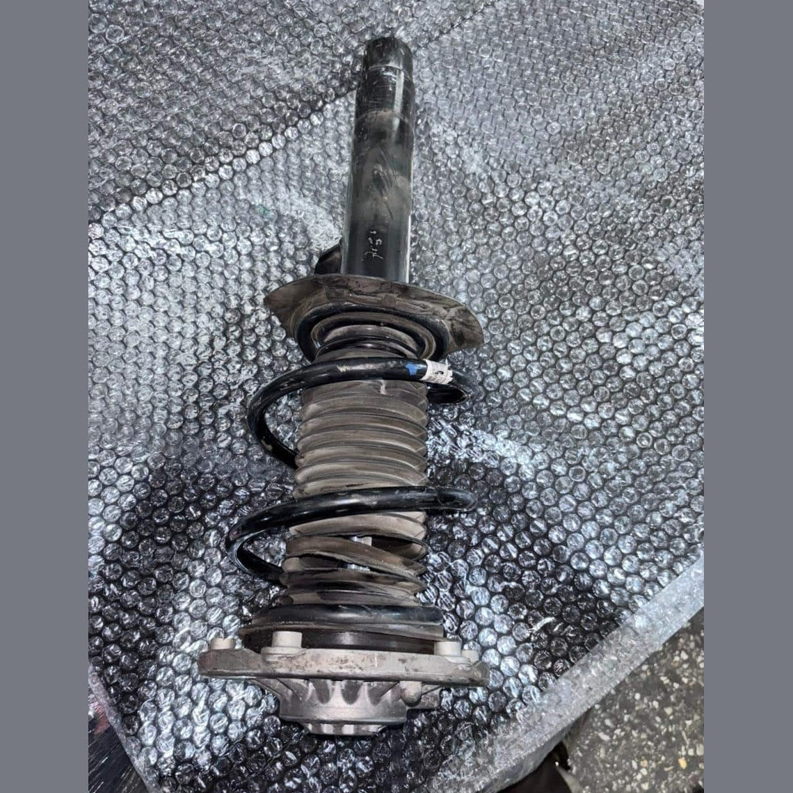 BMW Front Shock Absorber 6876755 3,4 Series F30 F32 F36 330e 40000 KM