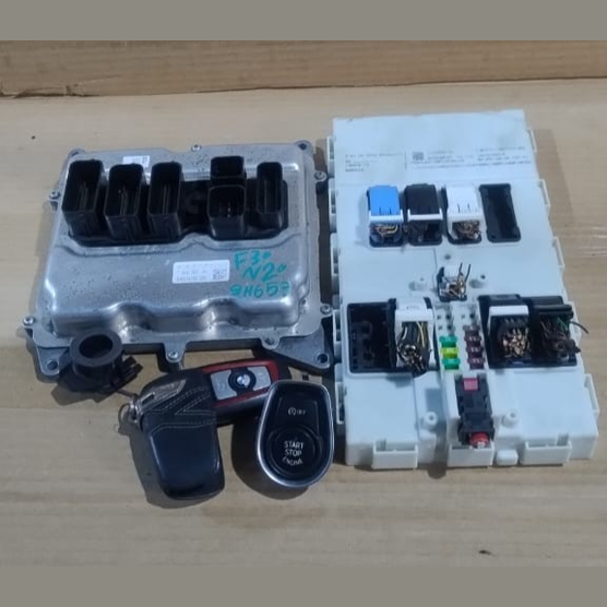 BMW F30 F25 N20 ENGINE CONTROL UNIT DME BOSCH OEM SET WITH KEY - 7646763