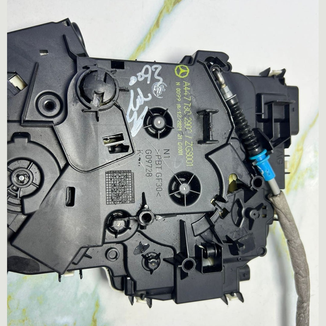 Genuine Mercedes-Benz Vito W447 Rear Sliding Actuator Door Lock A447 7302902 OEM