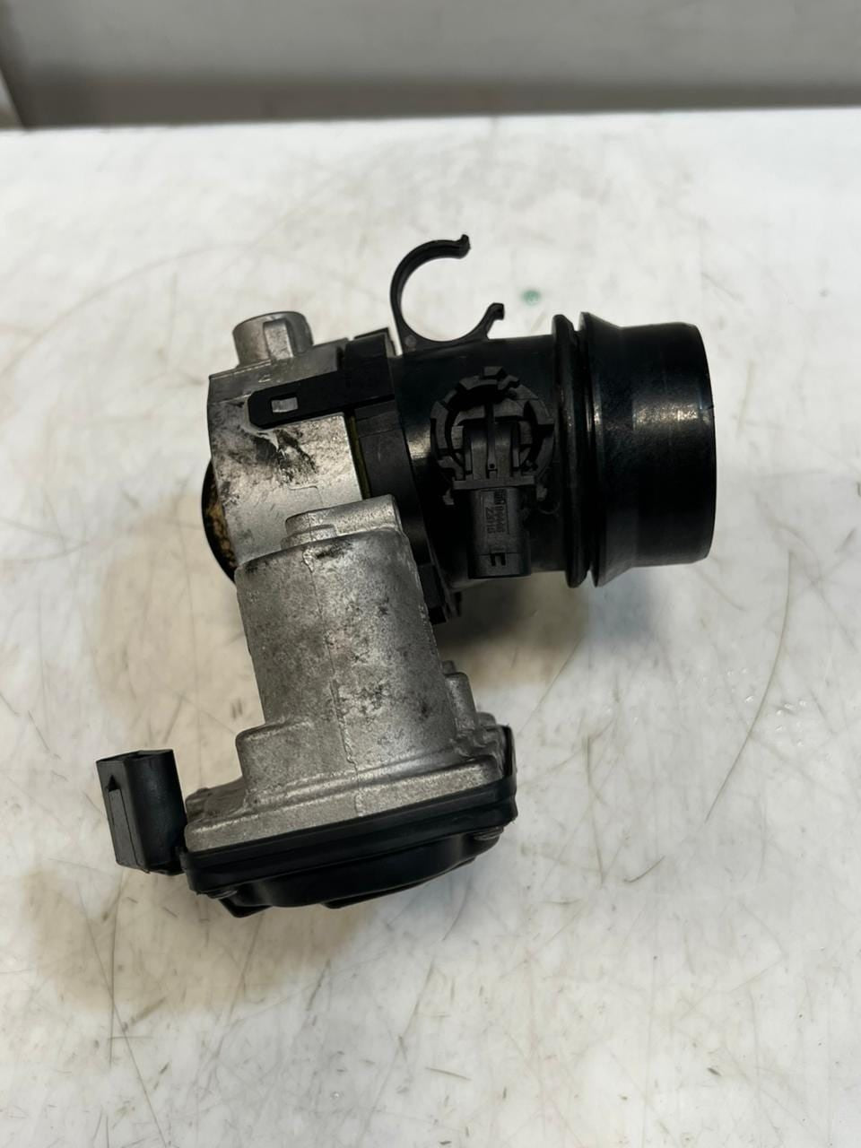 2013 BMW X3 X4 X5 X6 E84 E83 F25 F26 E70 F15 E71 F16 Throttle Body 7810752 OEM