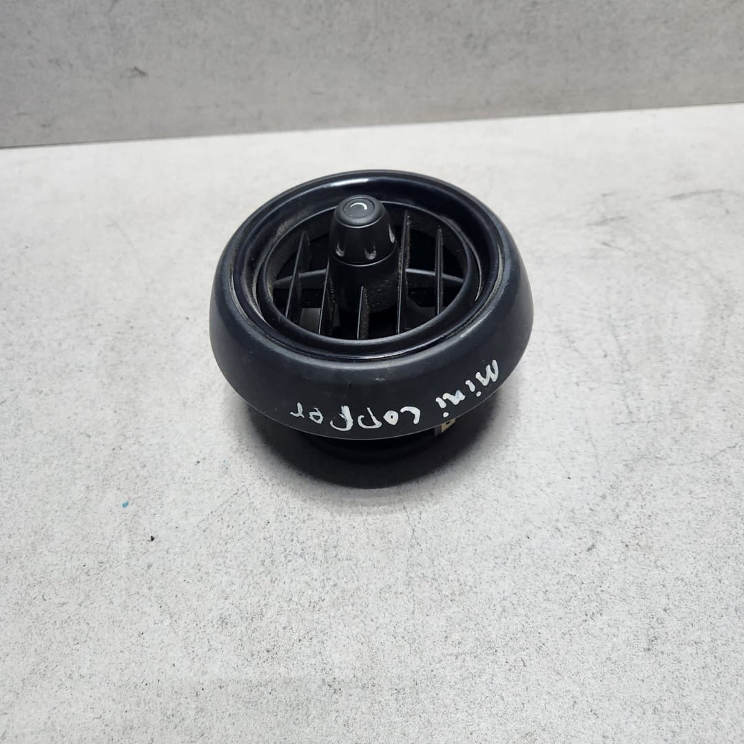 2015-2020 Mini Cooper Dashboard Air Vent Grille 9262413 F55 F56 F57