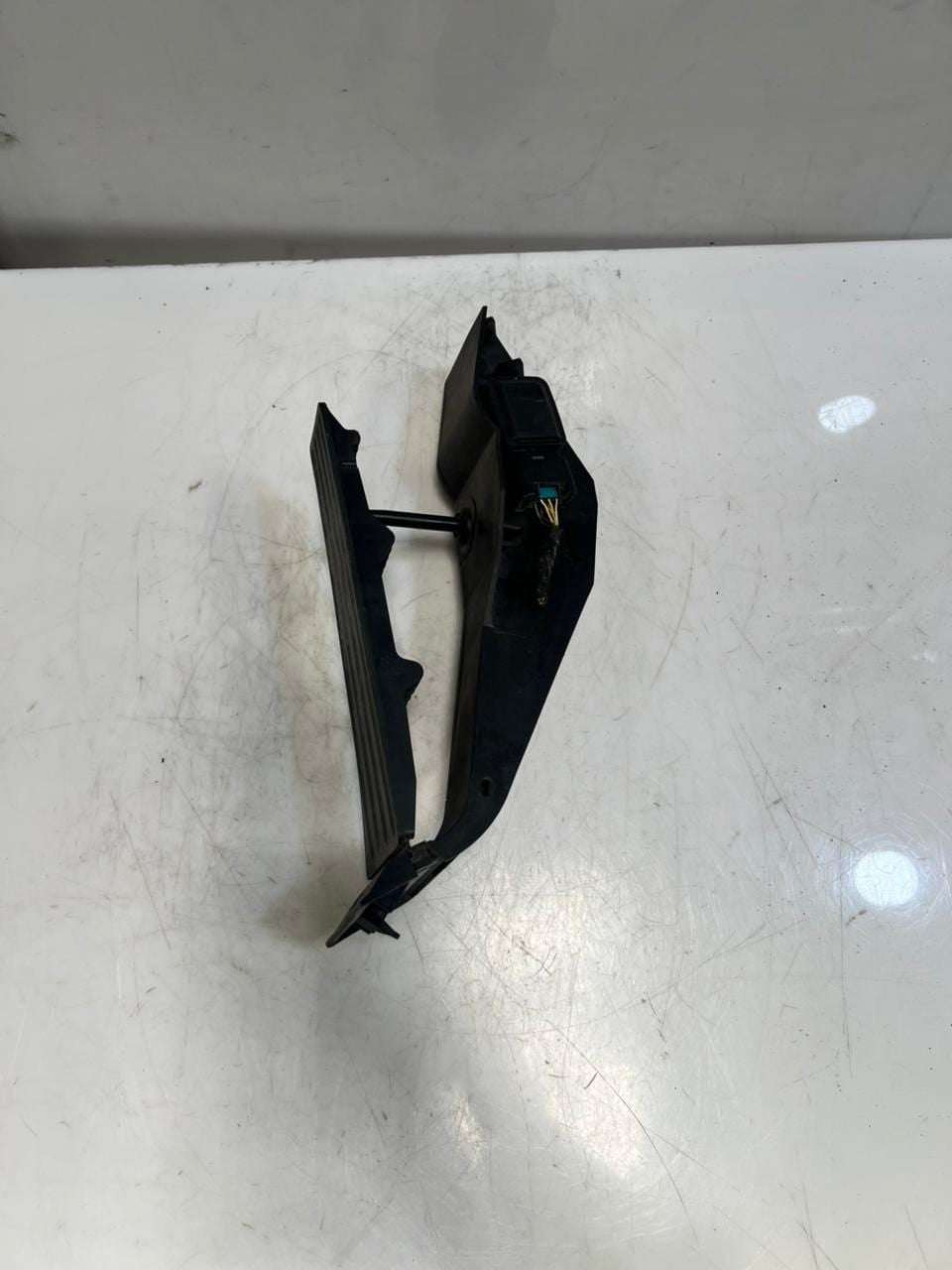 2004 BMW Z4 X3 E60 E61 E85 E87 GAS/ Accelerator Throttle Pedal 6766930 OEM