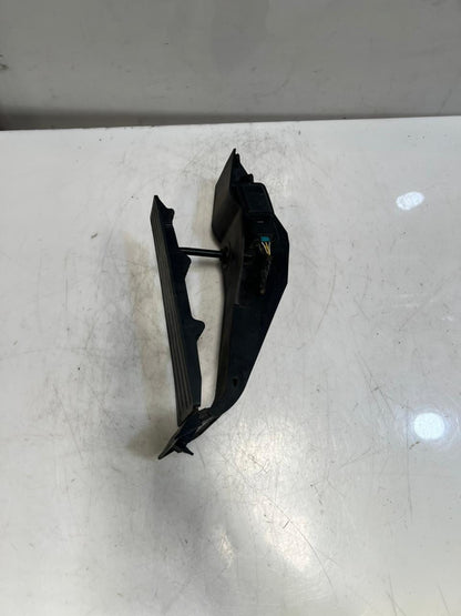 2004 BMW Z4 X3 E60 E61 E85 E87 GAS/ Accelerator Throttle Pedal 6766930 OEM