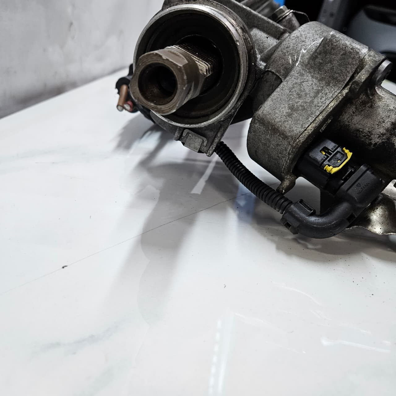 BMW F20, F21, F30 Power Steering Rack RHD 6859305 OEM