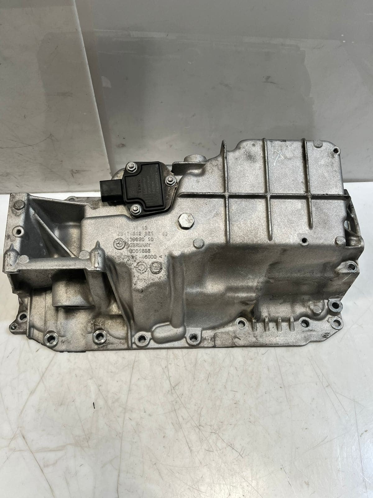 BMW F10 F11 5 Series 525xDrive Oil SUMP Pan 7812361 OEM