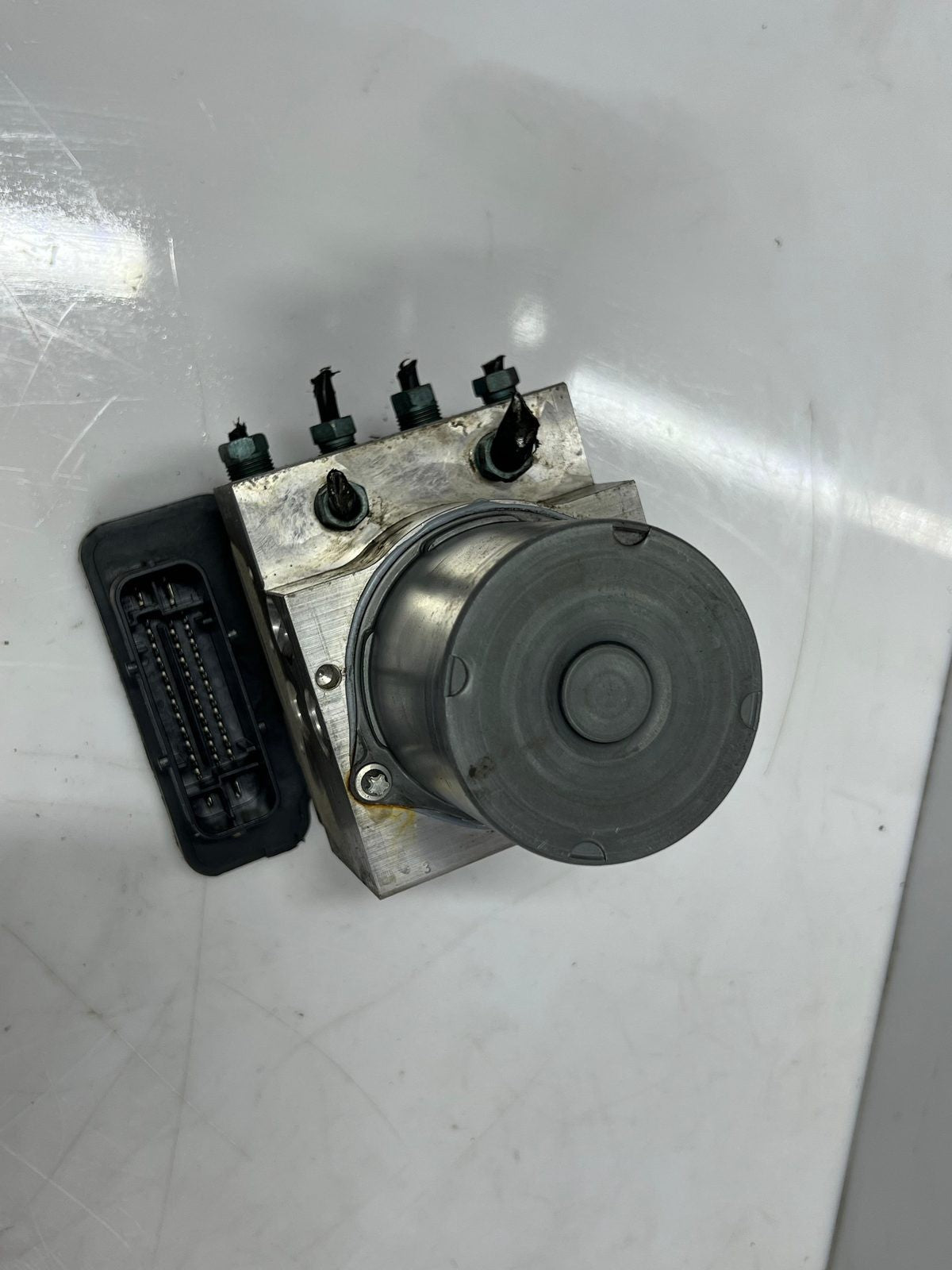 11-16 BMW 5' F10 F11 and 6' F06 F12 F13 528i Abs Pump Control Module 6868335