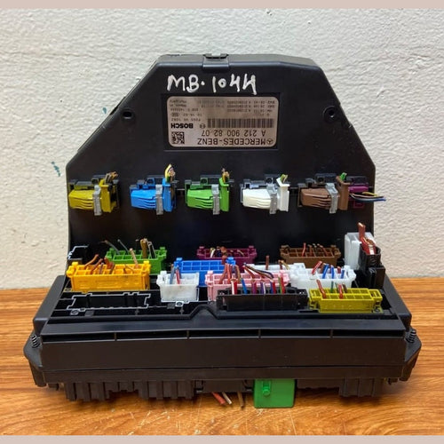 Mercedes-Benz X204 GLK Fuse Box Sam Relay Control Module Front A2129008207 W212
