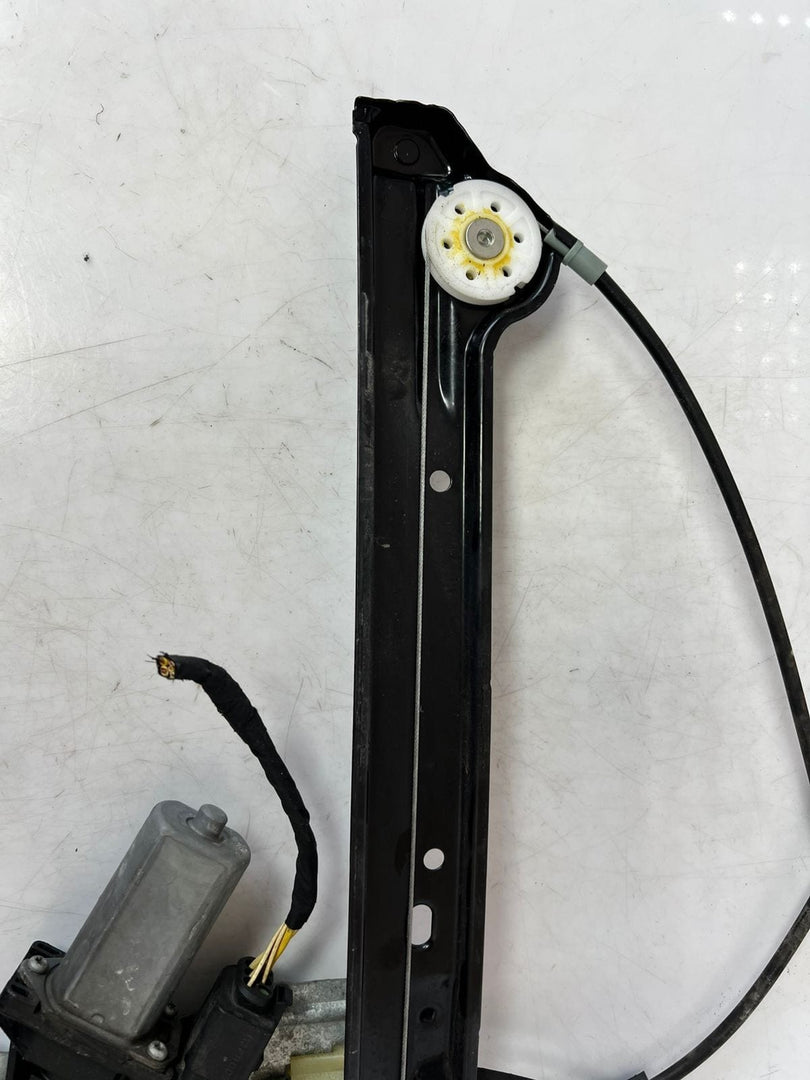 2011-2016 Mini Cooper Countryman Front Window Regulator With Motor 9800565