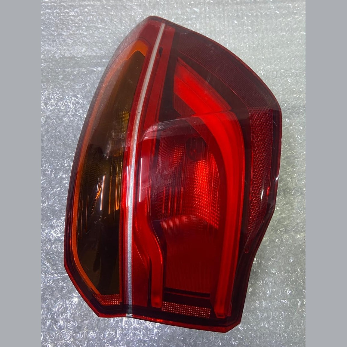 OEM BMW X1 F48 N/S RIGHT SIDE REAR TAIL LIGHT 7350716