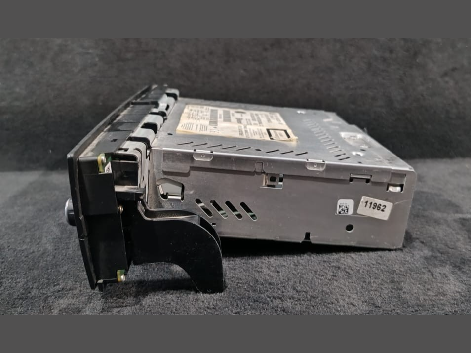BMW 1 3 Series E81 E82 E90 LCI  STEREO RECIVER CD PLAYER HEAD UNIT - 9343207