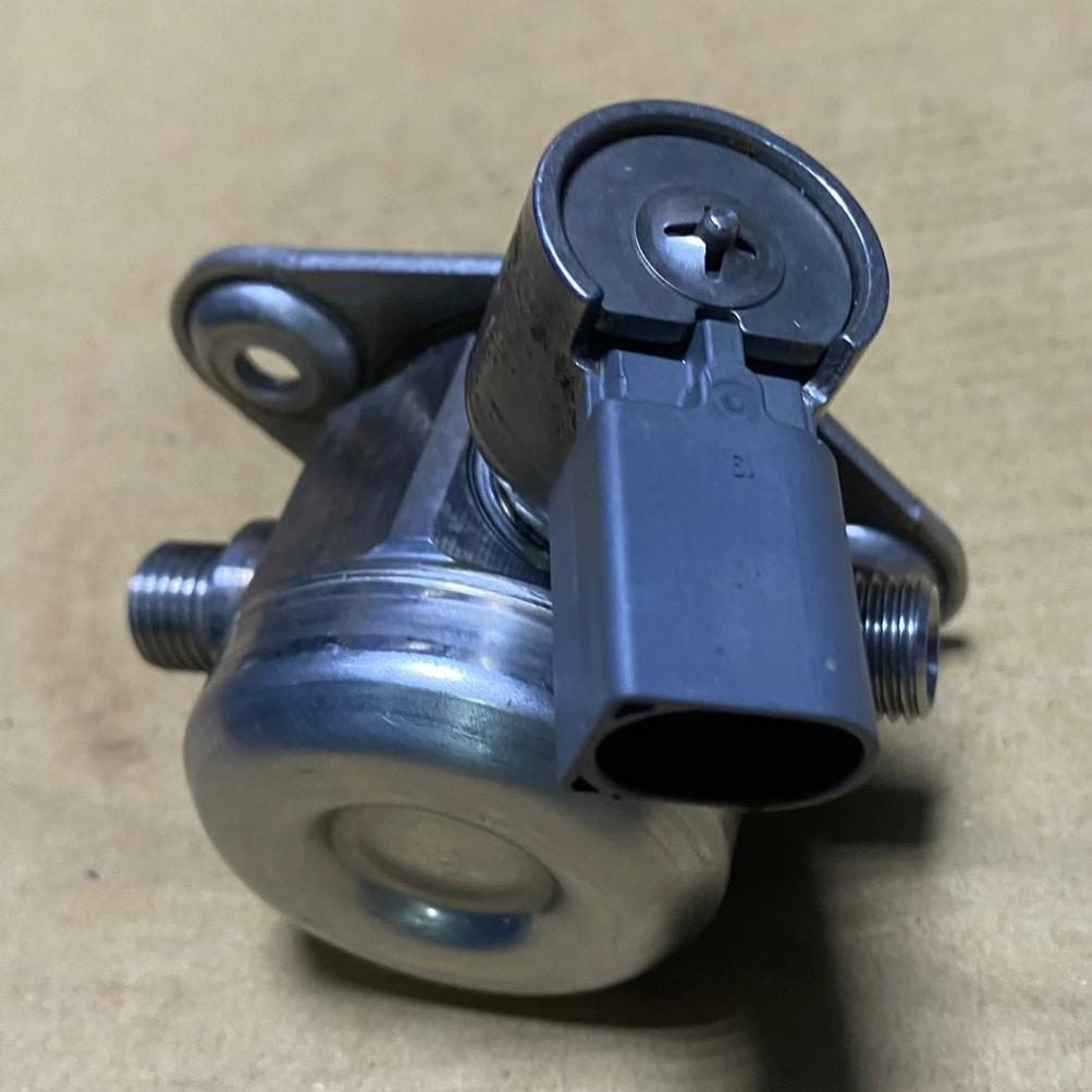 2010-2013 BMW 135i High Pressure Fuel Pump 7610761 135i, 335i, 535i, 640i, X3, X