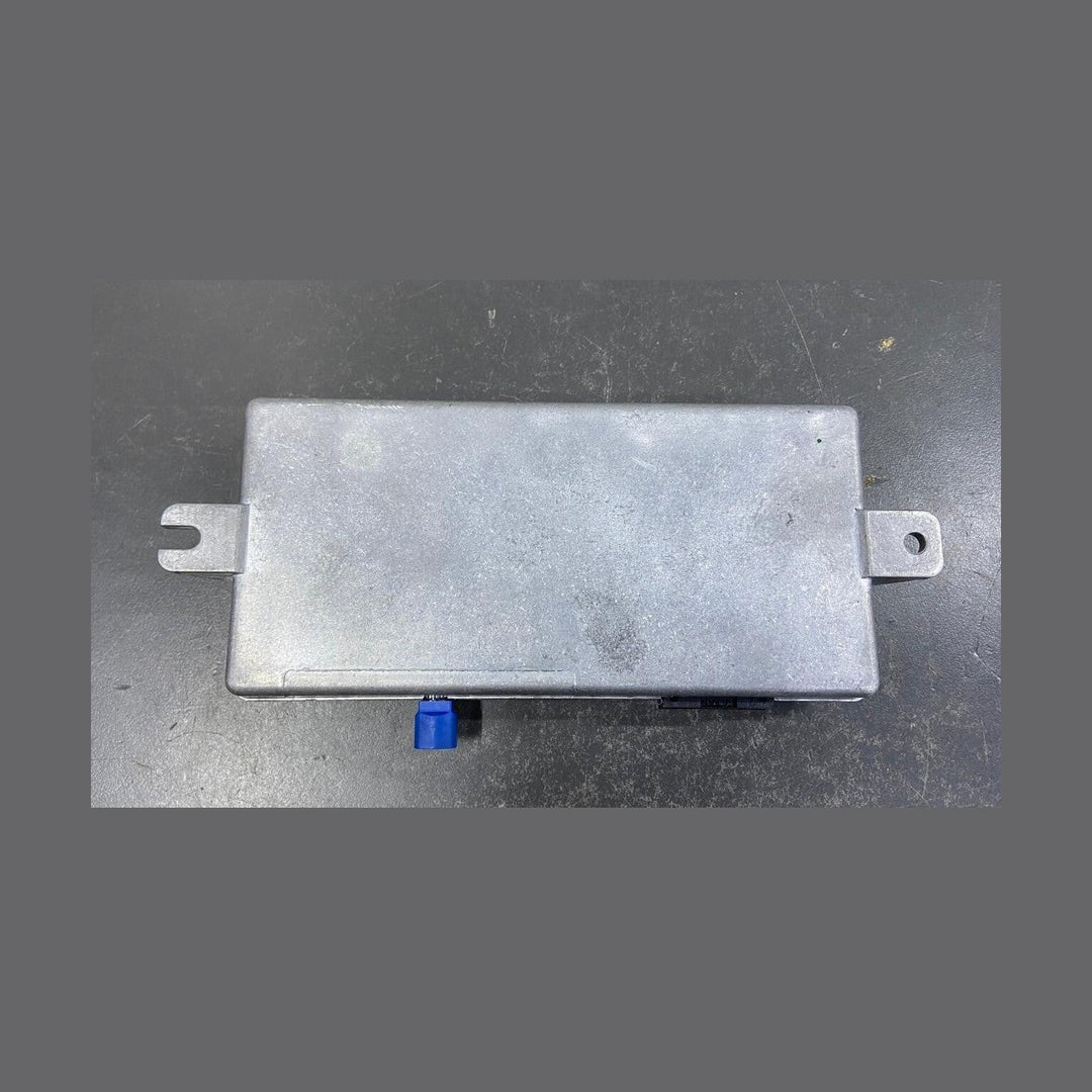 OEM BMW F30 F32 F10  Side View Back up Camera Control Module 9084790