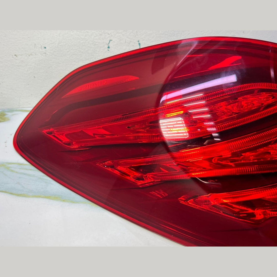 214-2018 Mercedes-Benz Left Rear Tail Light A2229065401 S-Class W222