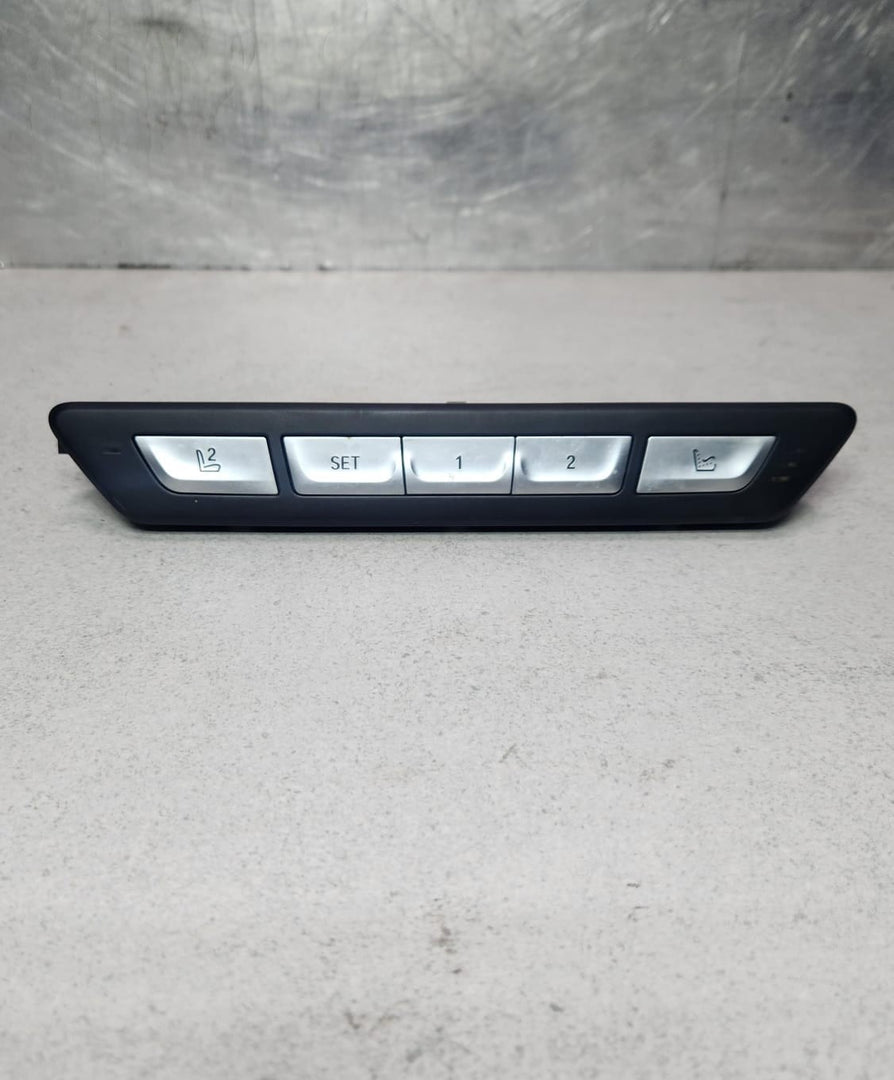 2016-2019 BMW 750i Front Left Driver Seat Control Switch 9382799 G11 G12 740i 