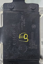 Bild in die Galerieansicht laden, OEM BMW F07 GT 530D DEF PUMP EMISSION CONTROL  MODULE 7377299
