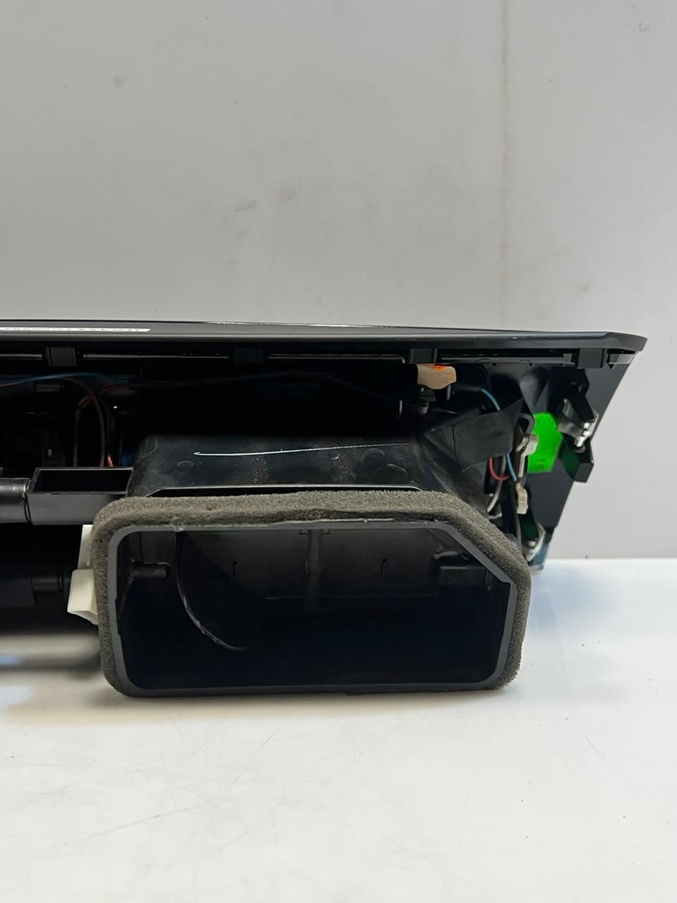 2016 BMW X3 F25 and X4 F26 Center Console Air GRILLE Vent 9303407 OEM