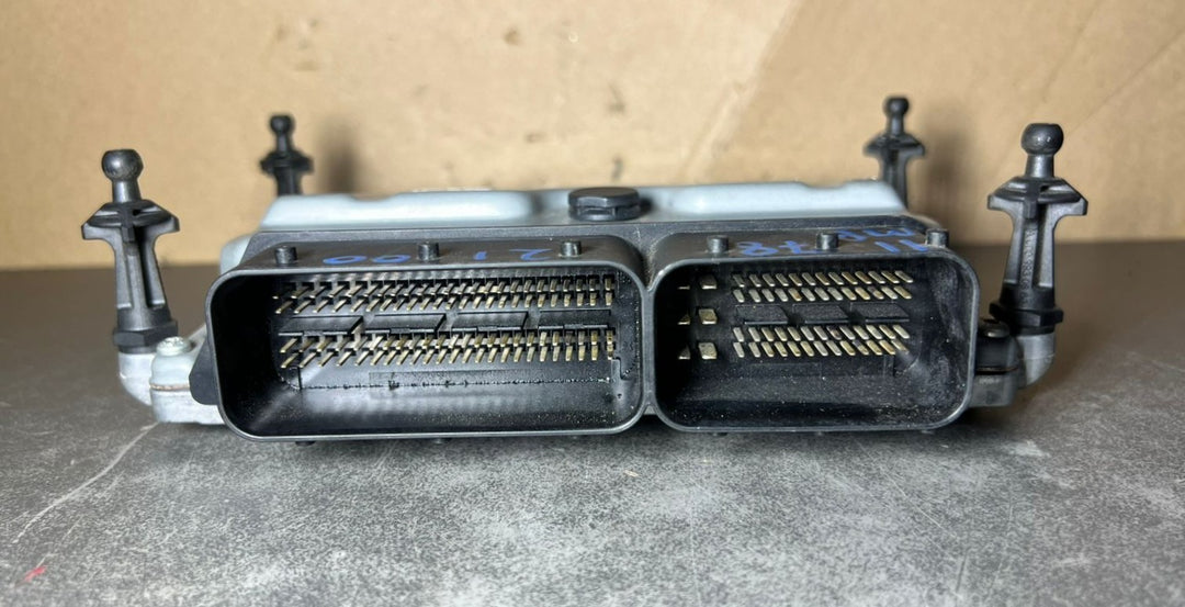 08-12 Mercedes W204 GLK Engine Control Module Unit ECM ECU A272 9002100 OEM