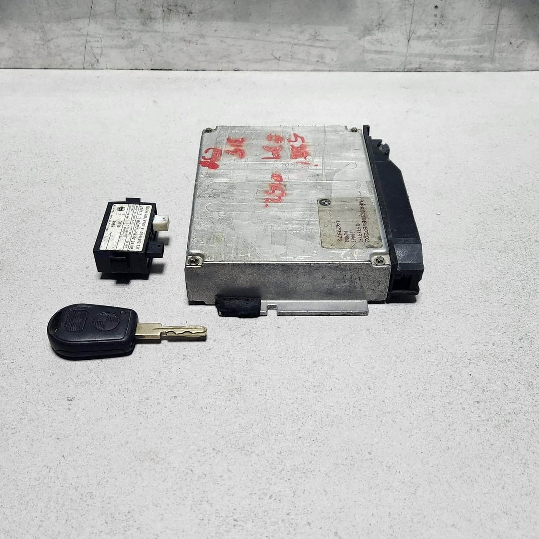 1996-1999 BMW 328i Engine Control Unit 1429861 E36 328i Z3 2.8 M52