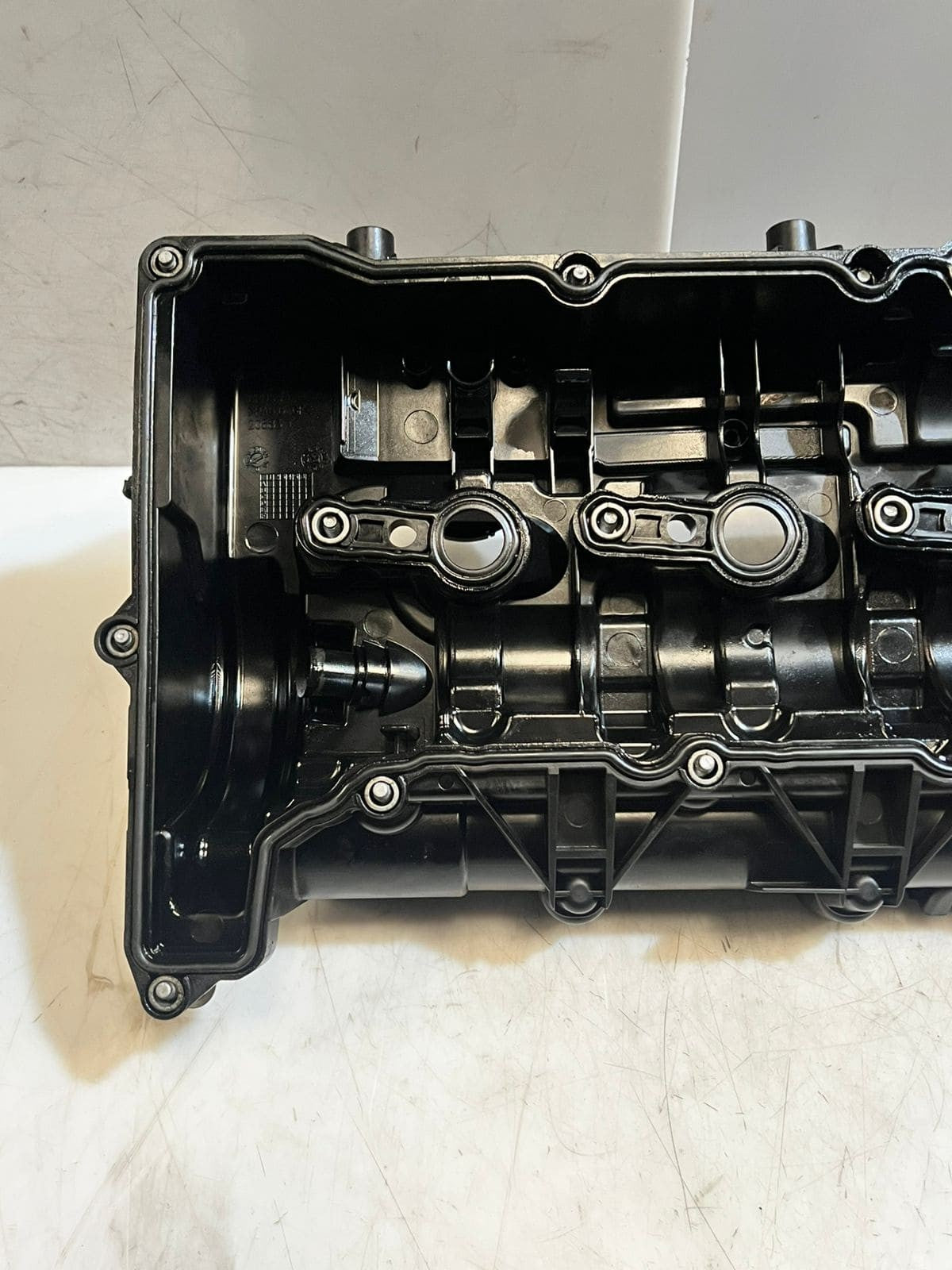 2011-2016 Mini Cooper R55-R59 Countryman R60 R61 N47 Cylinder Head Cover 8589943