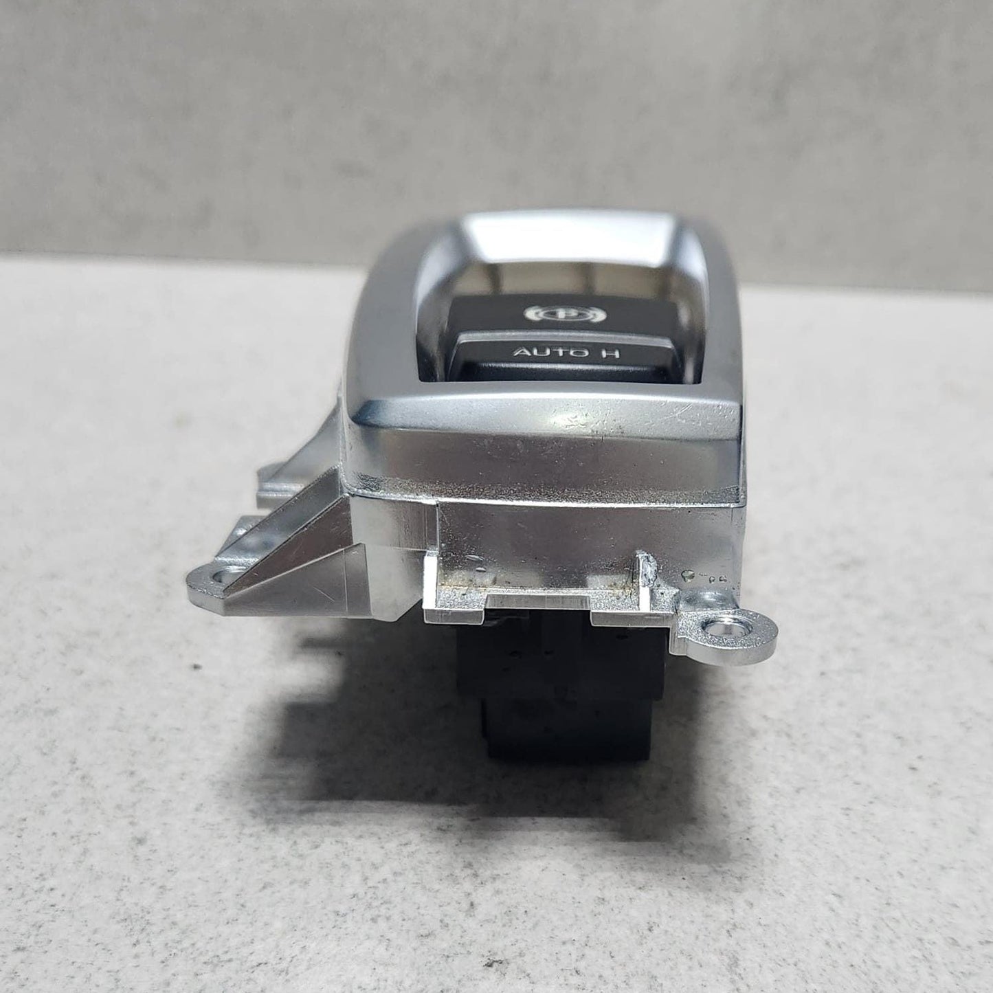 2014-2016 BMW 535i Parking Brake Actuation Switch 6822520 F01 F02 F07 F15 F16