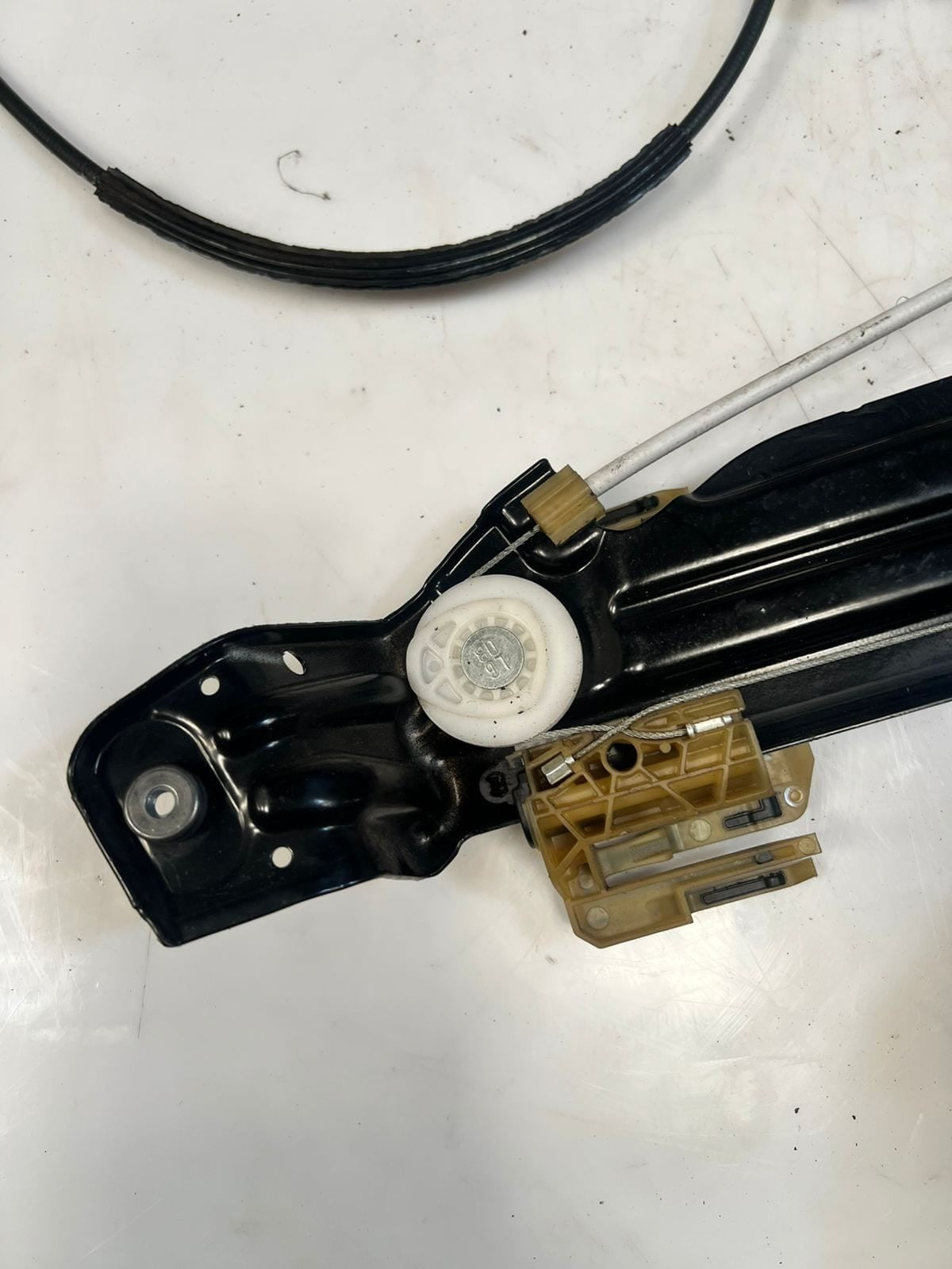 2010-2016 BMW 528i 5 Series F10 F11 Window Regulator Front Left 7182111 OEM