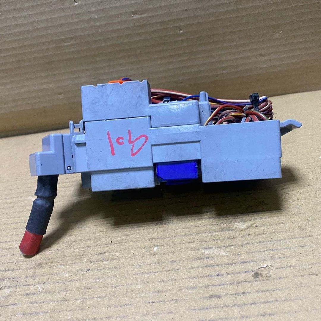 2019-2023 BMW 330i Front Power Distribution Fuse Box 6807487  G20,G01 X3, G05, G