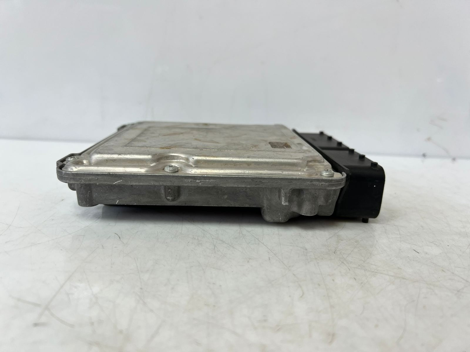 2015 BMW  F10 520d F20 120d F30 320D Engine Control Unit ECU DDE 8578995 OEM