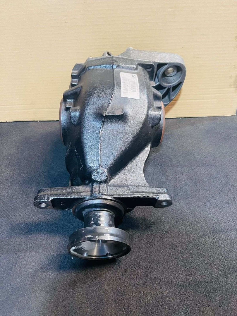 2006-2007 BMW 525i BMW 5 Series E60 E61 525i 523i Rear Differential 7560606
