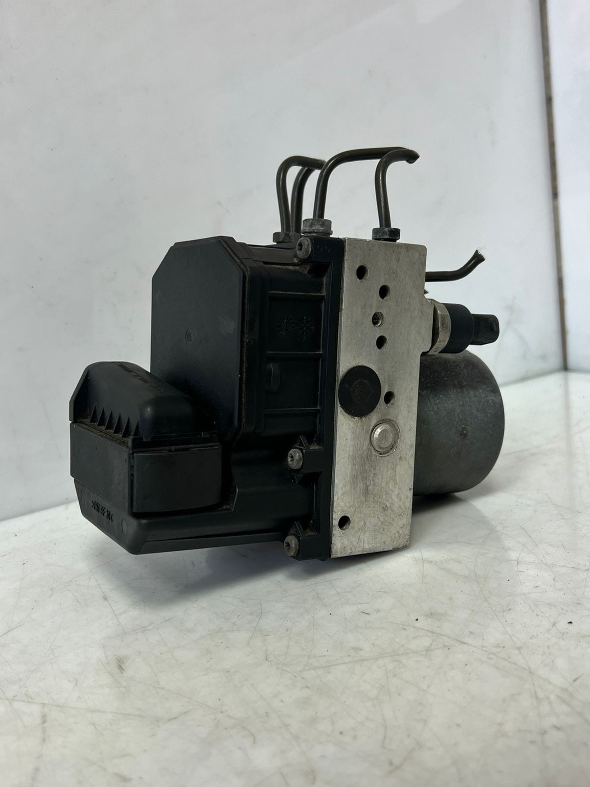 2001-2003 BMW 530i 540I E39 5 Series Abs Pump 6769537 OEM